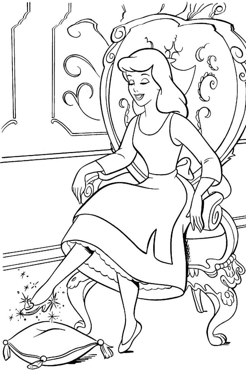 Cinderella auf Einem Stuhl Sitzend