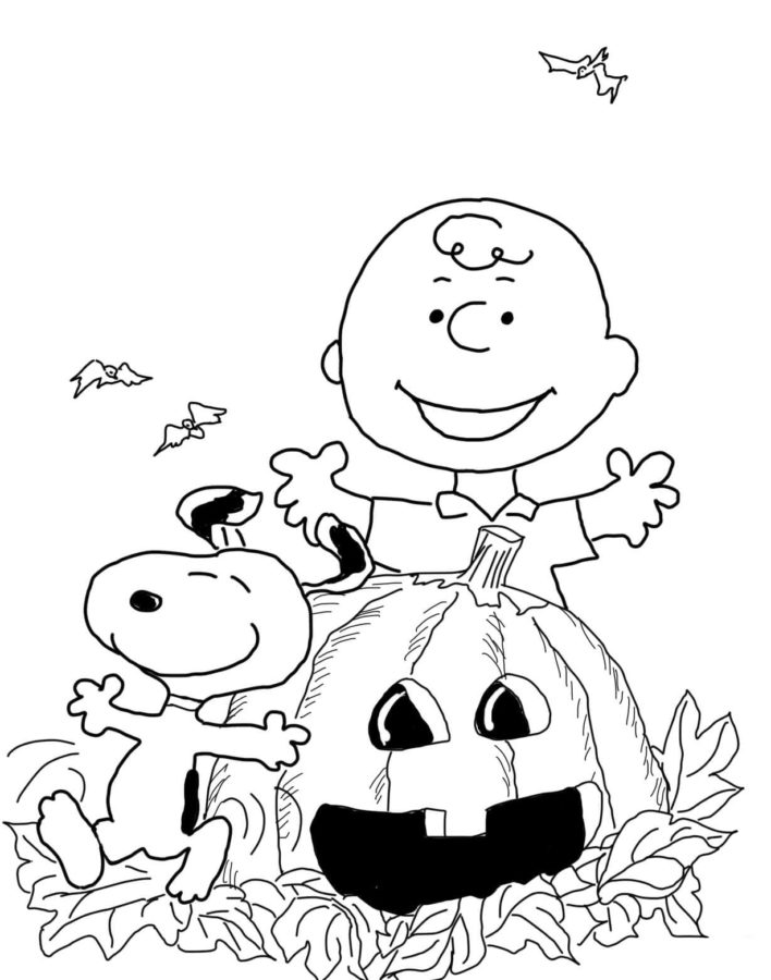 Dibujos de El Divertido Charlie y Snoopy Cerca de la Gran Calabaza para colorear