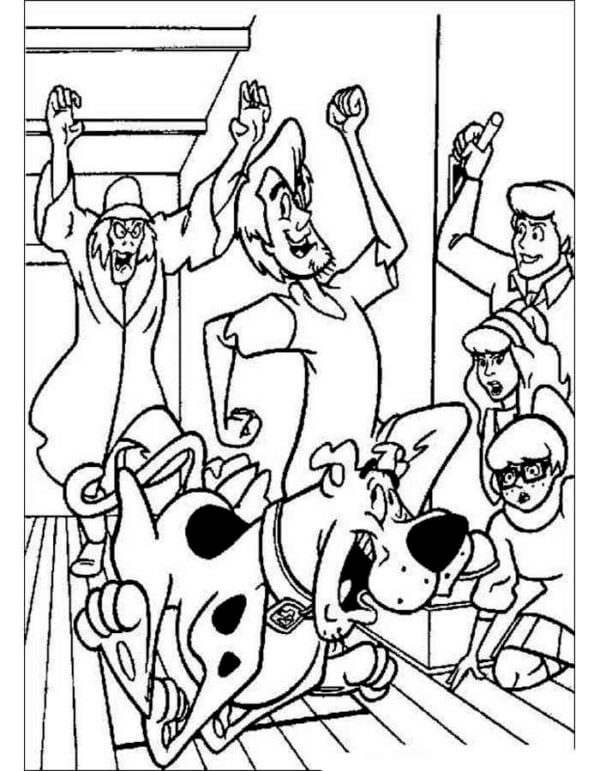 Bruxa Persegue o Grupo De Amigos De Scooby-Doo para colorir